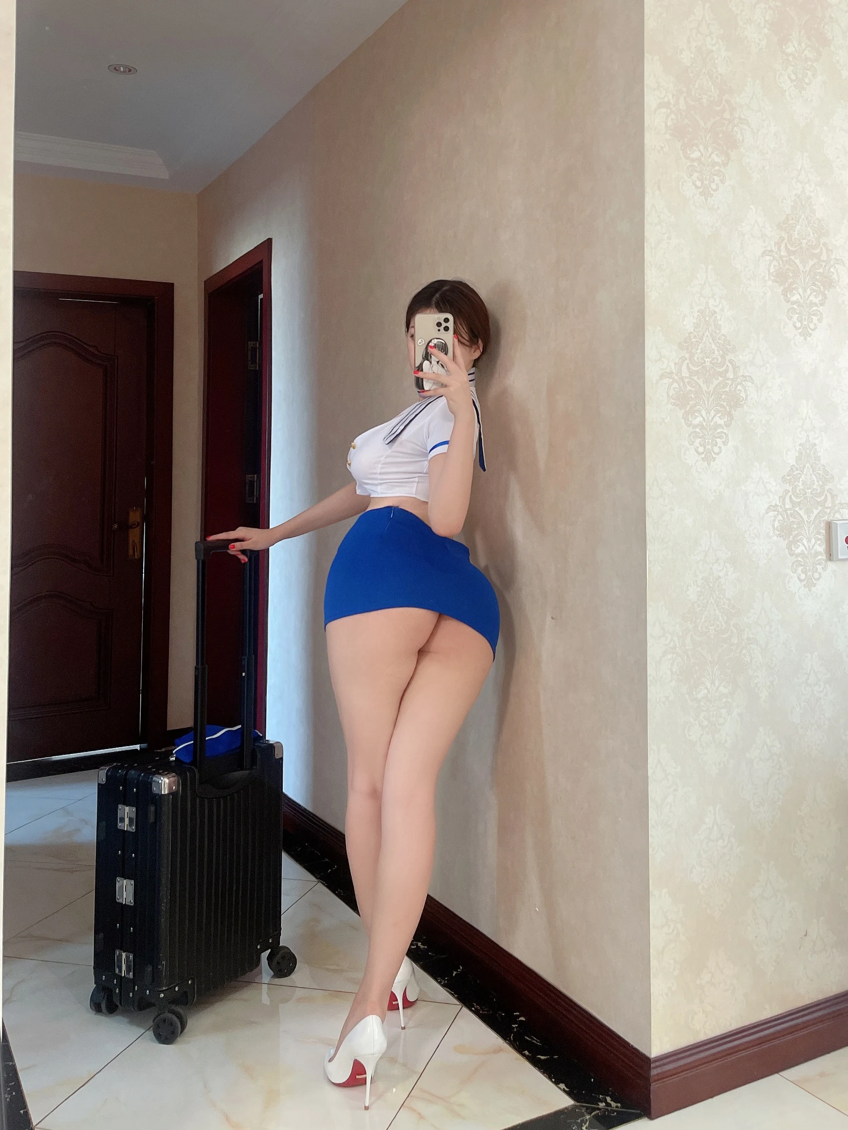 奶宝妹纸 – 制服包臀裙 10P 7V